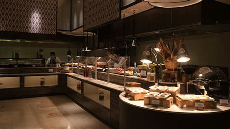 Dinner Buffet at Madayaw Café .